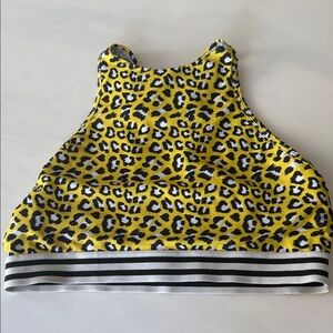 The Chestee Yellow Leopard Print